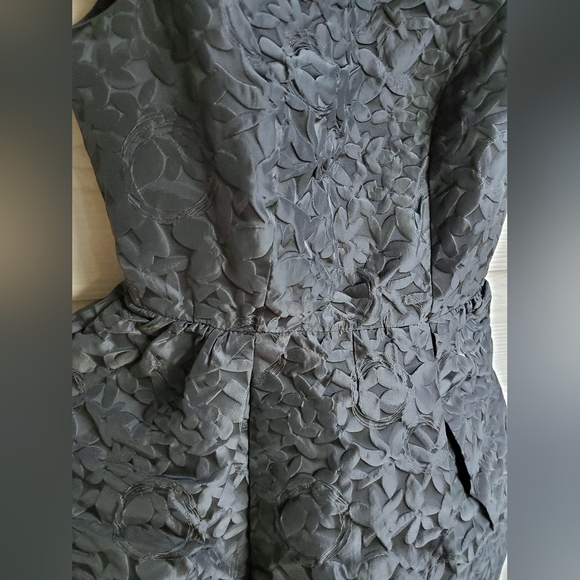 JUN & IVY Black Floral Embossed Formal Peplum Cocktail Dress - Picture 6 of 16